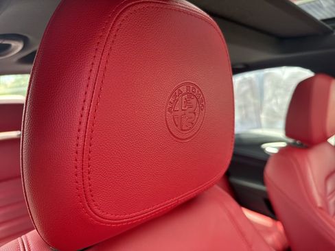 Used 2023 Alfa Romeo Giulia Veloce AWD/4WD image 68
