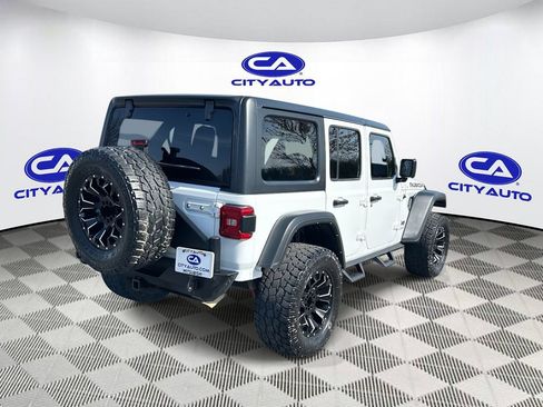 Used 2022 Jeep Wrangler Unlimited Rubicon w/ Dual Top Group AWD/4WD image 4