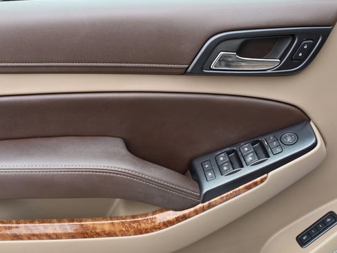 Used 2015 Chevrolet Suburban LTZ image 22