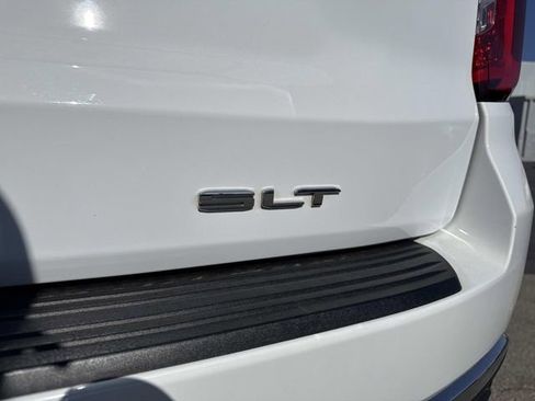 Used 2023 GMC Yukon XL SLT image 4