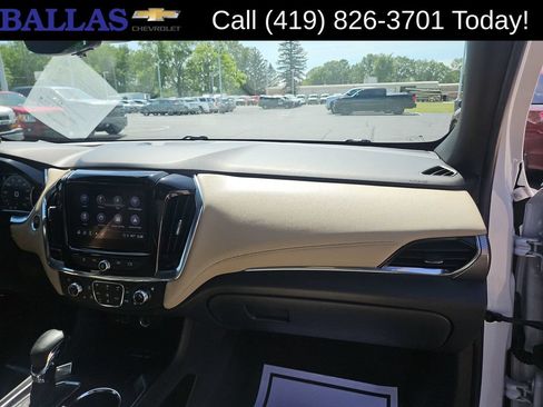 Used 2023 Chevrolet Traverse Premier AWD/4WD image 30