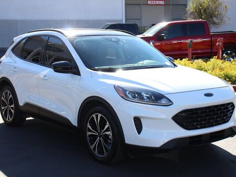 Certified 2022 Ford Escape SE w/ SE Sport Appearance Package FWD image 11