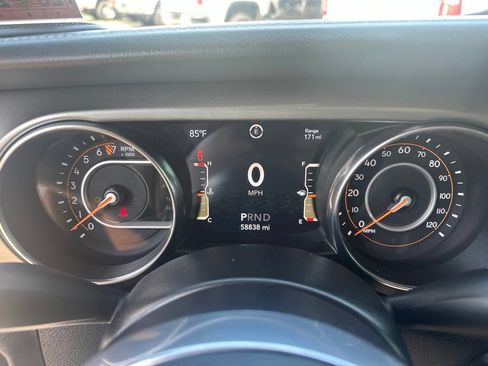 Used 2023 Jeep Gladiator Overland AWD/4WD image 29