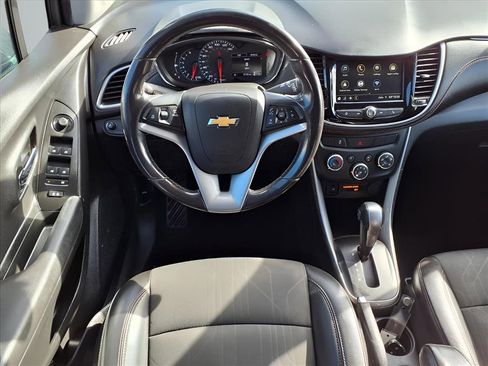 Used 2019 Chevrolet Trax LT w/ LT Convenience Package image 5