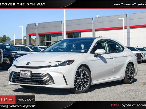 Used 2026 Toyota Camry XLE FWD image 1