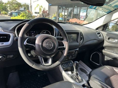 Used 2021 Jeep Compass Latitude image 15