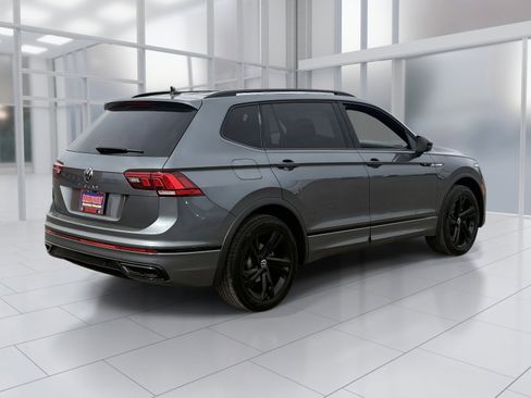 Used 2024 Volkswagen Tiguan SE R-Line image 6
