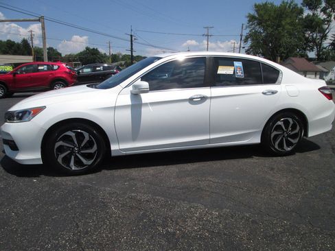 Used 2017 Honda Accord EX-L image 7