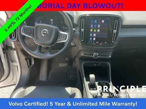 Certified 2025 Volvo XC40 B5 Core AWD/4WD image 17