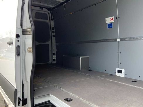 Used 2025 Mercedes-Benz Sprinter 2500 image 17