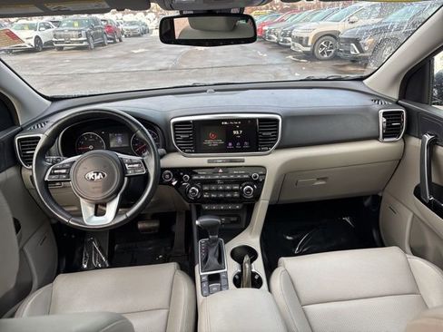 Used 2022 Kia Sportage EX w/ EX Technology Package image 12