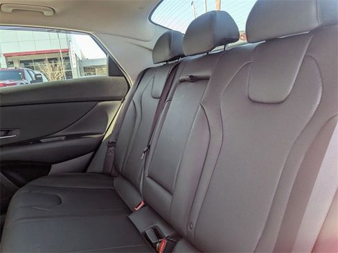 Used 2024 Hyundai Elantra Limited image 29