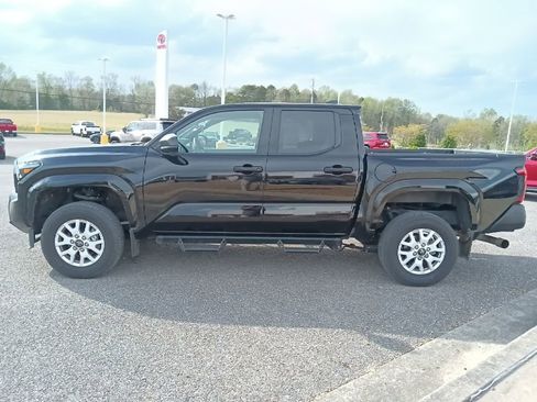 Used 2024 Toyota Tacoma SR AWD/4WD image 6
