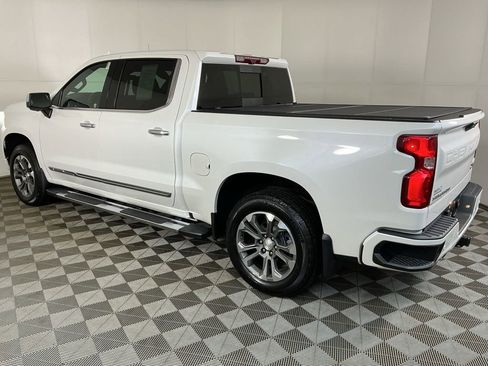 Used 2023 Chevrolet Silverado 1500 High Country w/ Technology Package AWD/4WD image 9