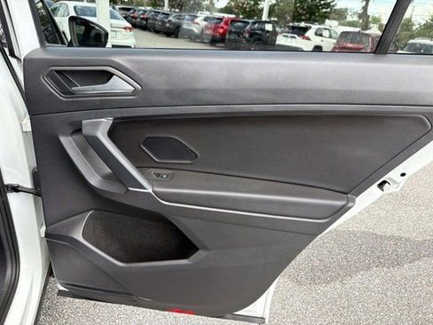Used 2020 Volkswagen Tiguan SE R-Line FWD image 19