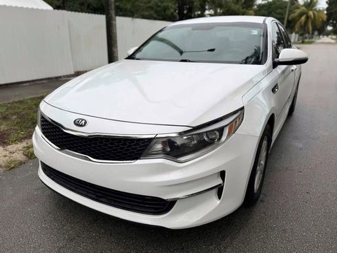 Used 2018 Kia Optima LX FWD image 4