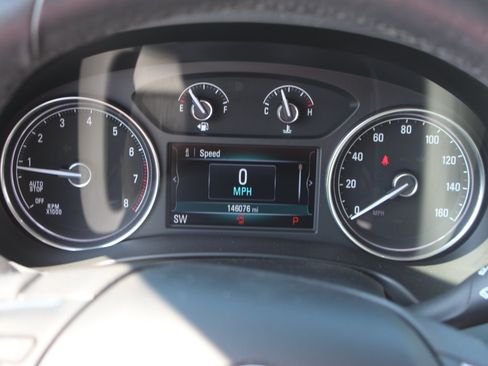 Used 2018 Buick Enclave Essence FWD image 18