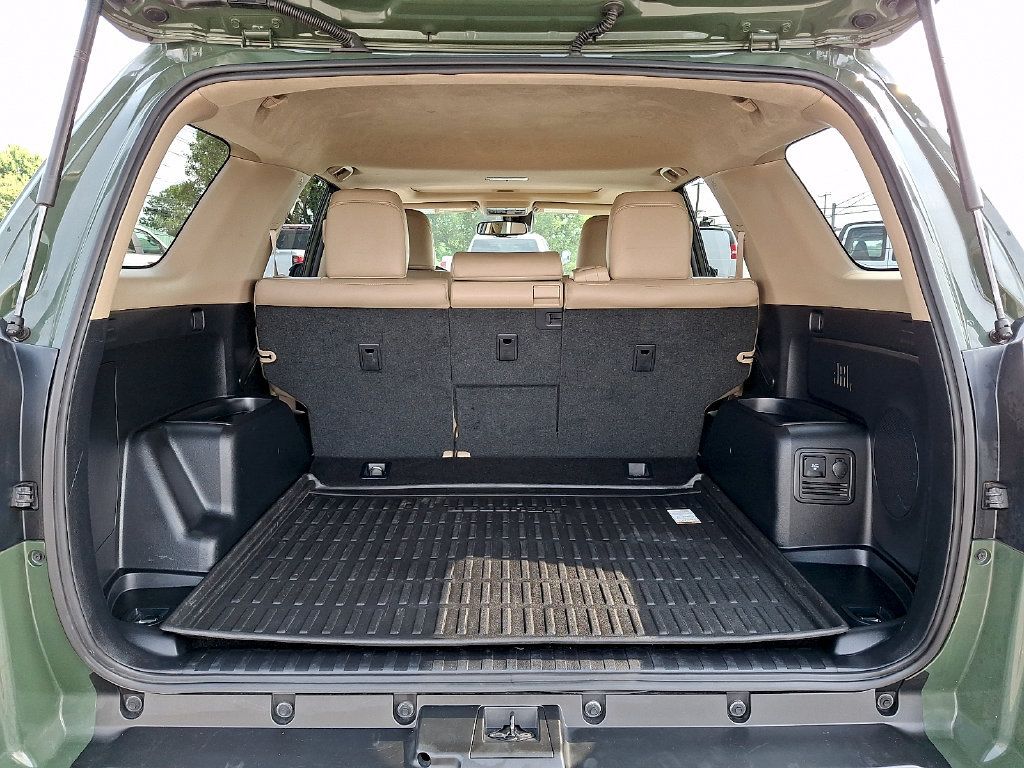 Used 2022 Toyota 4Runner Limited AWD/4WD image 34