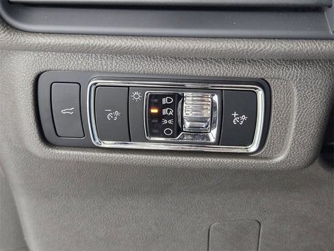 Used 2024 Lincoln Corsair FWD image 26