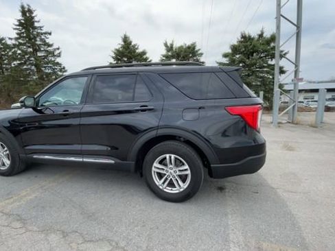 Used 2023 Ford Explorer XLT w/ Equipment Group 202A image 7