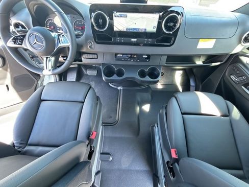 Used 2026 Mercedes-Benz Sprinter 2500 image 15