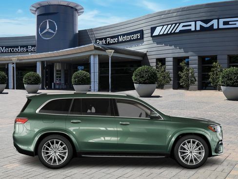 New 2026 Mercedes-Benz GLS 580 4MATIC image 2