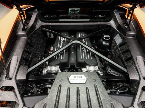 Used 2015 Lamborghini Huracan LP 610-4 AWD/4WD image 42