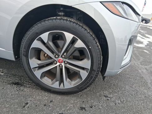 Used 2023 Jaguar F-PACE R-Dynamic S AWD/4WD image 3