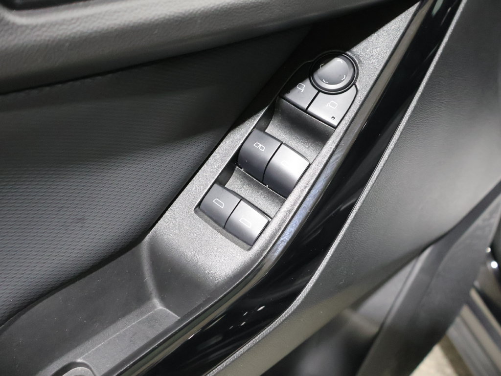 Used 2025 Chevrolet Equinox LT AWD/4WD image 13