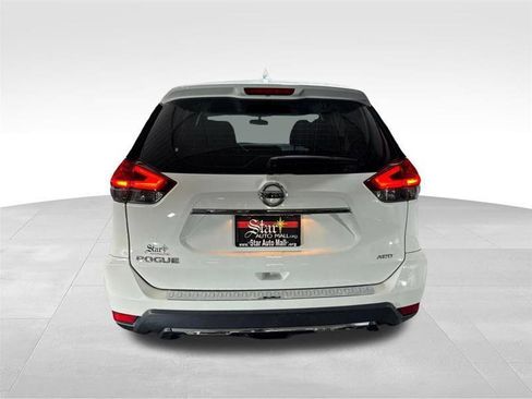 Used 2017 Nissan Rogue S AWD/4WD image 5