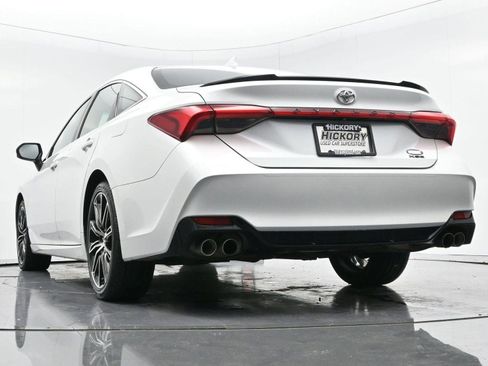 Used 2019 Toyota Avalon XSE image 43