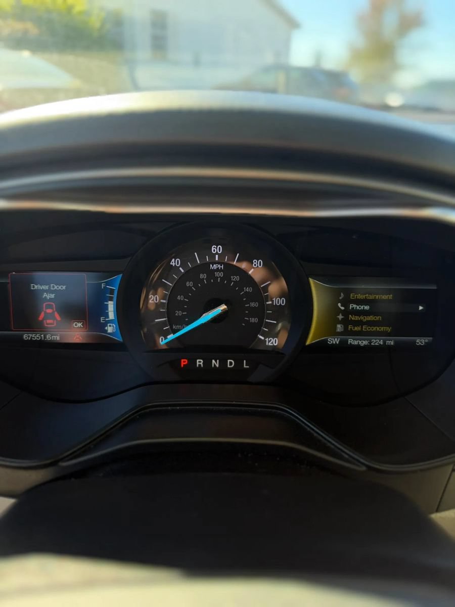 Used 2019 Ford Fusion SEL FWD image 14