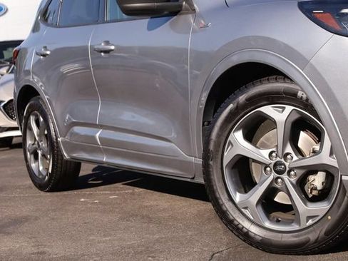 Used 2023 Ford Escape ST-Line FWD image 3