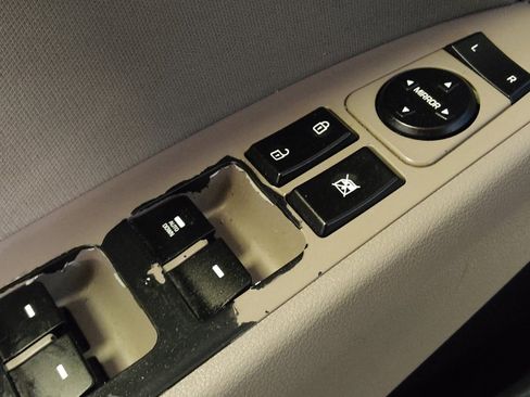 Used 2017 Hyundai Elantra SE image 27