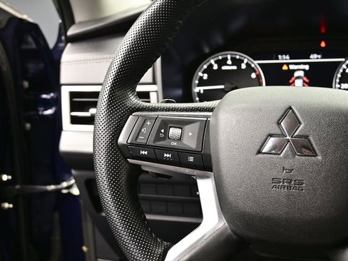 Used 2024 Mitsubishi Outlander SE image 5