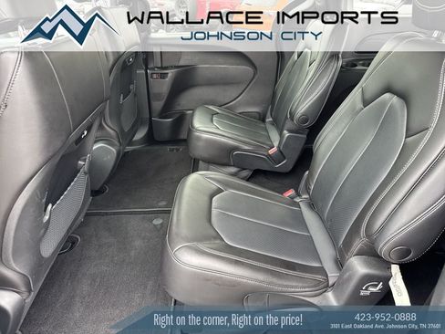 Used 2023 Chrysler Pacifica Touring-L w/ S Appearance Package AWD/4WD image 34