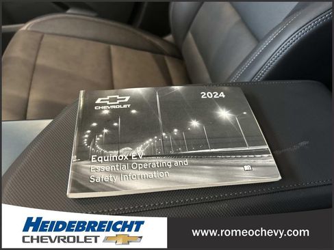 Used 2024 Chevrolet Equinox EV LT FWD image 28