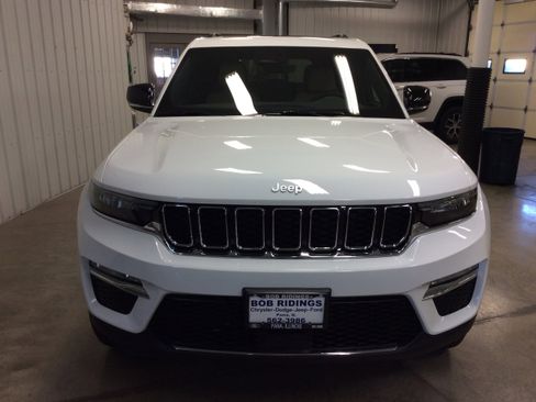 New 2025 Jeep Grand Cherokee Limited w/ Trailer Tow Package image 9