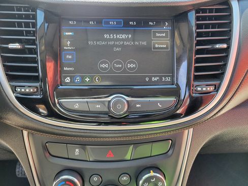 Used 2018 Chevrolet Trax LT w/ Redline Edition FWD image 27