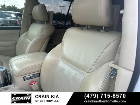 Used 2013 Lexus LX 570 4WD w/ Luxury Pkg image 20