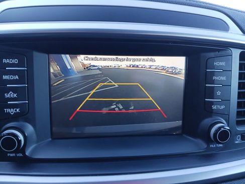 Used 2019 Kia Sorento L image 21