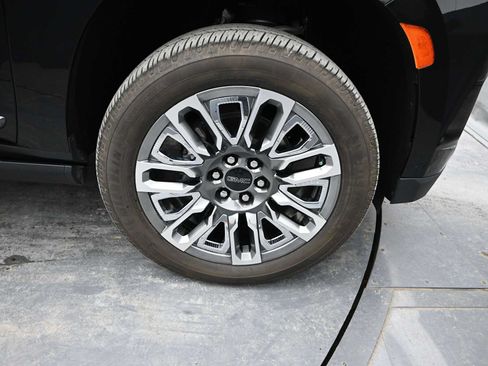Used 2023 GMC Yukon XL Denali Ultimate AWD/4WD image 35