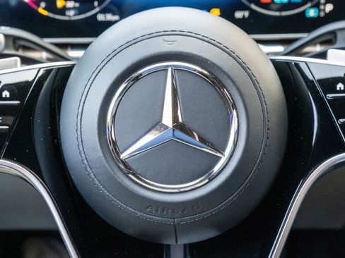 Used 2021 Mercedes-Benz S 580 S 580 w/ Warmth & Comfort Package image 22