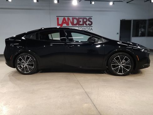 Used 2025 Toyota Prius Limited w/ Limited Premium Package image 8