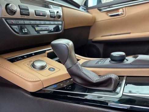 Used 2017 Lexus ES 350 w/ Premium Package FWD image 20