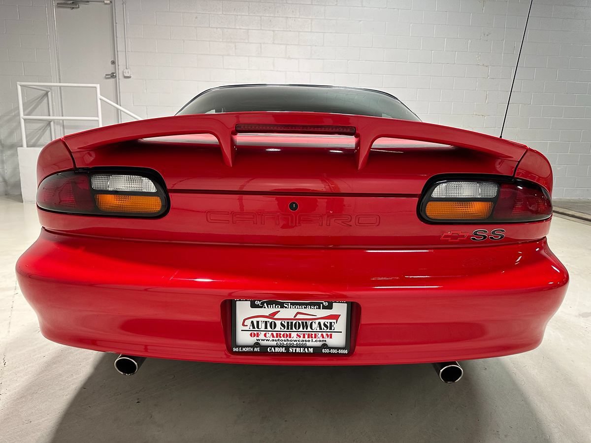 Used 2002 Chevrolet Camaro Z28 w/ SS Performance/Appearance Pkg RWD image 9