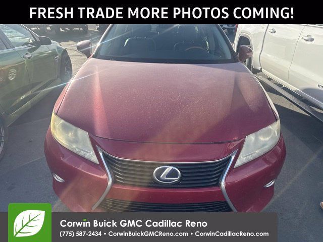 Used 2013 Lexus ES 300h w/ Luxury Pkg FWD image 1
