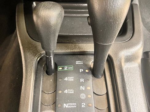 Used 2002 Jeep Grand Cherokee Laredo image 21