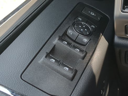Certified 2022 Ford F250 Platinum w/ FX4 Off-Road Package AWD/4WD image 22