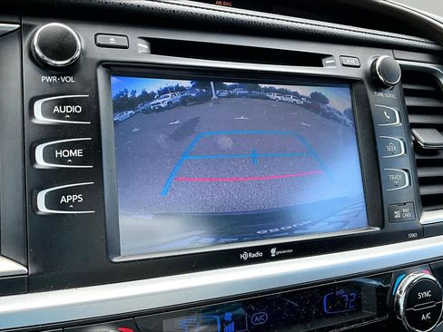 Used 2015 Toyota Highlander XLE AWD/4WD image 26